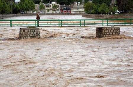 جاده دزفول/شوش به علت طغیان رودخانه دز بسته شد