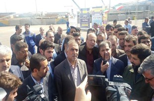 وزیر راه از پروژه‌های اداره کل بنادر و دریانوردی خوزستان بازدید کرد/عملیات خارج‌سازی مغروقه‌های آبراه خورموسی آغاز شد