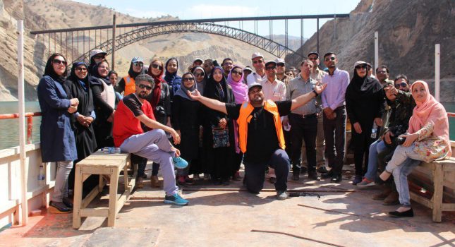 شرکت توسعه منابع آب و نیروی ایران تور دو روزه بازدید خبرنگاران خوزستانی از طرح های راه های جایگزین سد کارون سه و چهار را برگزار کرد