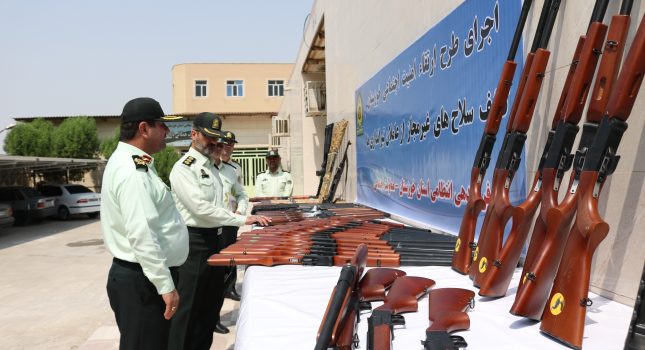 گزارش تصویری خوزپرس از رونمایی از کشفیات سلاح های غیرمجاز در خوزستان