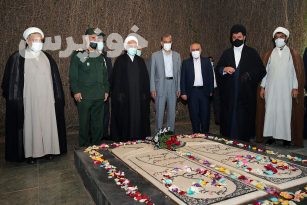 بازدید حجت‌الاسلام والمسلمین محسنی اژه‌ای از یادمان شهدای دفاع مقدس در اهواز+ تصاویر