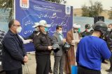 مراسم اهدا کلاه ایمنی به موتور سیکلت سواران در شهرستان کارون برگزار شد