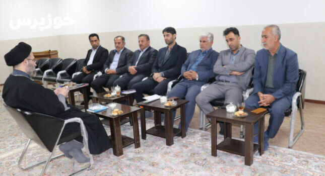 جلسه اعضای شورای اسلامی شهر با امام جمعه شهرستان مسجدسلیمان برگزار گردید