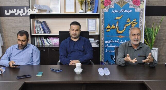 شهردار مسجدسلیمان به همراه اعضای شورای شهر در جلسه با اصحاب رسانه مردم را به حضور پرشور در انتخابات مرحله دوم ریاست جمهوری دعوت کردند