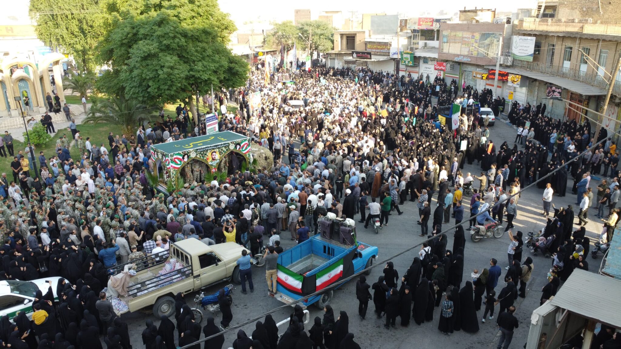 گزارش تصویری خوزپرس از به خاک سپرده شدن پیکر شهید محمدمهدی شاهرخی‌فر در شوشتر