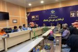 نشست هم اندیشی فرماندار باغ ملک با هنرمندان