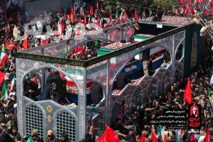 گزارش تصویری؛ تشییع پیکر رهبر شهید انقلاب در حلقه قلوب عزادار مردم تهران